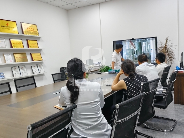 深化互訪(fǎng)考察交流 共拓炭化爐產(chǎn)業(yè)發(fā)展機(jī)遇